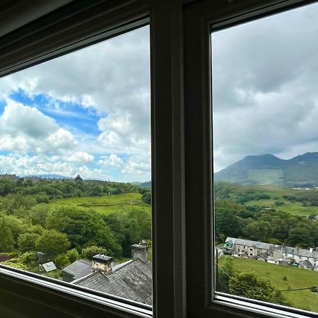 Hendre Villa Blaenau Ffestiniog Buitenkant foto