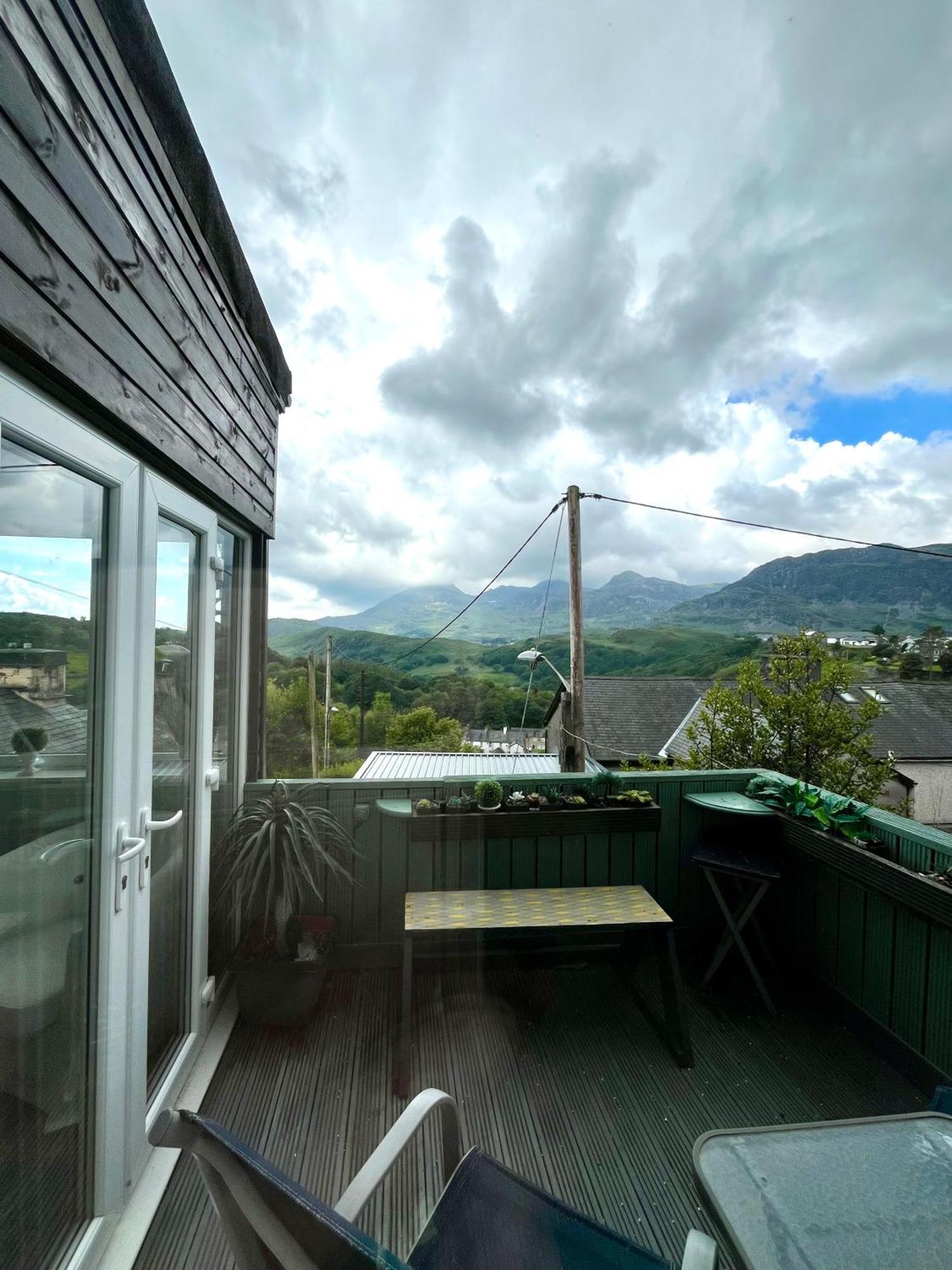 Hendre Villa Blaenau Ffestiniog Buitenkant foto